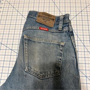 Vintage wrangler jeans with raw hem